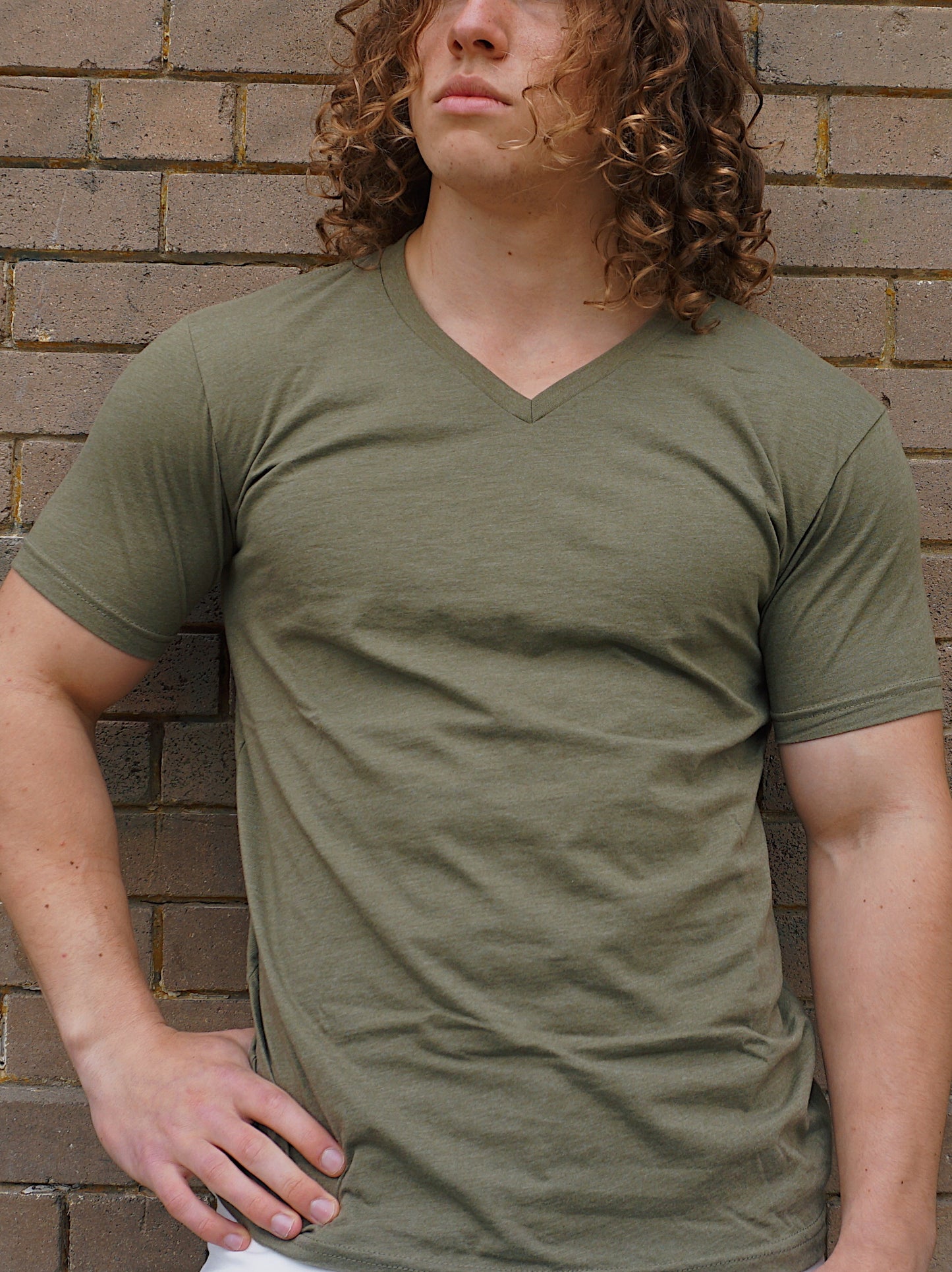 ROLO BASIC V-NECK T-SHIRT MILITARY GREEN